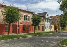 historisch straat in kezmarok stad, Slowakije foto