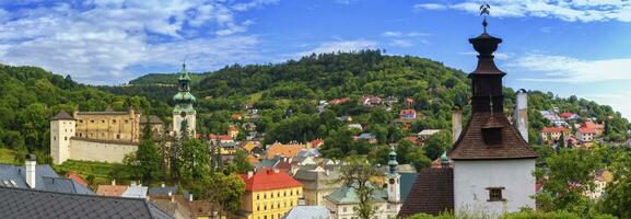 banska stiavnica panoramisch visie, Slowakije foto