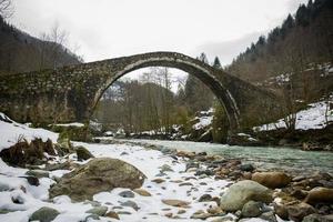 rize stenen brug uitzicht, turkije foto