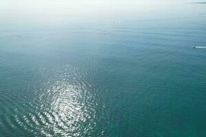 meest mooi visie van Brits landschap en zee visie van gedurfd deur strand van Engeland Super goed Brittannië, uk. beeld was gevangen genomen met drone's camera Aan september 9e, 2023 foto