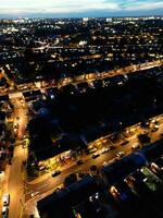 antenne visie van verlichte woon- wijk van luton stad van Engeland foto