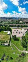 antenne verticaal panoramisch visie van noorden luton stad woon- landgoed van Engeland Super goed Brittannië uk. de hoog hoek beeldmateriaal was gevangen genomen met drone's camera Aan augustus 15e, 2023 foto