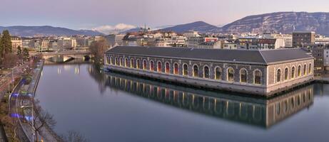 bfm en Rhône rivier, Genève, Zwitserland foto