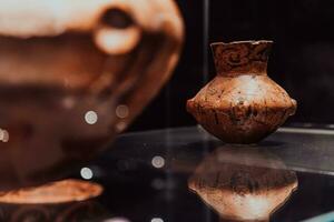 oud traditioneel Macedonisch keuken items Aan Scherm in de museum foto