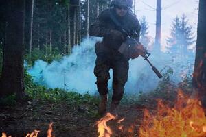 soldaat in actie foto