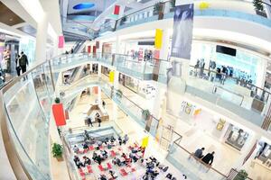 interieur van een boodschappen doen winkelcentrum foto