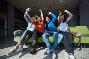 studenten groep nemen selfie foto