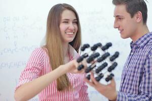 gelukkig tieners groep in school- foto