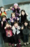 gelukkig kinderen groep in school- foto