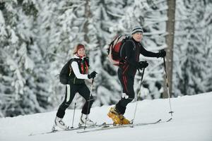 winter mensen pret en ski foto