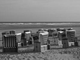 zomer tijd Bij de Duitse noorden zee foto