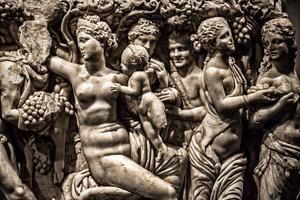 historisch oud Grieks marmeren standbeeld foto