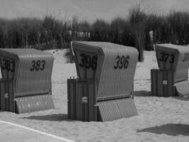 zomer tijd Bij de Duitse noorden zee foto