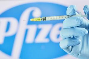 Pfizer vaccin beschermt tegen nieuw covid foto