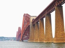 voorwaartse brug over Firth of Forth in Edinburgh