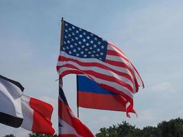 Britse, Russische en Amerikaanse vlaggen foto