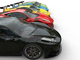 rij van kleurrijk super auto's - detailopname Aan zwart auto foto