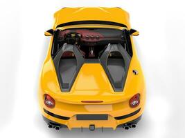 helder geel cabrio sport- auto - top naar beneden visie foto