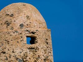 klein oude uitkijktoren Aan gramvousa fort in Kreta, Griekenland foto