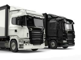 zwart en wit modern zwaar vervoer vrachtwagens - detailopname schot foto