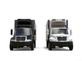 zwart en wit koelkast vrachtwagens - kant door kant - voorkant visie foto