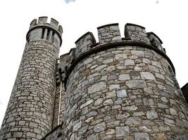 oud keltisch kasteel toren, zwarte rock kasteel in Ierland. zwarte rock observatorium vesting over- transparant achtergrond PNG illustratie foto