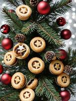 foto van Kerstmis pijnboom boom versierd met fijnhakken taarten. ai gegenereerd