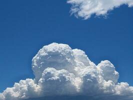 een groot wolk in de lucht. ai gegenereerd foto