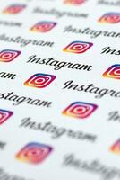 instagram patroon gedrukt Aan papier met klein instagram logos en inscripties. instagram is Amerikaans foto en video delen sociaal netwerken onderhoud eigendom door facebook