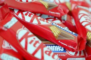 uitrusting kat is een chocola gedekt wafel bar gemaakt in 1911 door Rowntree's van york, Engeland. nestelen welke verworven lijsterboom in 1988 nu verkoopt uitrusting kat wereldwijd foto