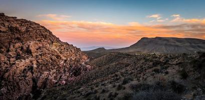 prachtig schilderachtig uitzicht op dantes in de bergen van Death Valley foto