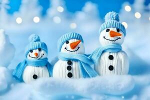 drie sneeuwmannen vervelend hoeden en sjaals. ai-gegenereerd foto