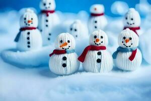 sneeuwmannen zijn gemaakt van gebreid hoeden en sjaals. ai-gegenereerd foto