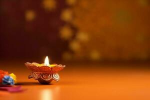 gelukkig diwali of deepavali traditioneel Indisch festival met klei diya olie lamp. Indisch Hindoe festival van licht symbool met kaars en licht. klei diya lamp lit gedurende diwali viering door ai gegenereerd foto