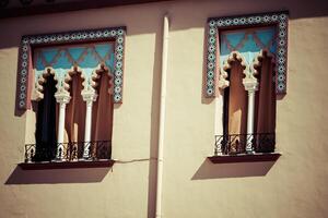 Cordoba, Spanje. oud venster in Arabisch stijl. foto