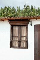 detail van de mooi koloniaal architectuur van de straten van de koloniaal klein stad- van iza gelegen in de boyaca afdeling in Colombia foto