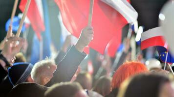 Warschau, Polen. 9 oktober 2023. supporters van Donald slagtand foto