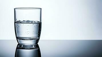 schoon en Doorzichtig - transparant water in een glas - generatief ai foto