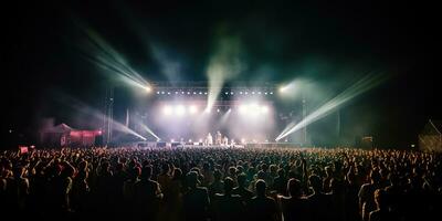 ai gegenereerd. ai generatief. nacht Open lucht concert tonen prestatie stadium leven muziek- evenement met veel mensen in de omgeving van. viering pret partij enthousiast achtergrond. grafisch kunst foto