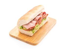 onderzeese sandwich met ham en salade foto