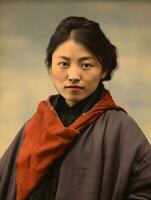 oud gekleurde foto van een Aziatisch vrouw van de vroeg jaren 1900 ai generatief