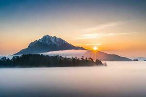 een berg gedekt in mist en bomen Bij zonsopkomst. ai-gegenereerd foto