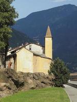 st orso kapel in het dorp donnas foto