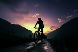 fietsers traverse bergen Bij schemering, vastleggen de sereen avond schoonheid ai gegenereerd foto