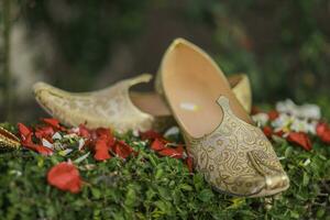 beeld van Indisch bruidegom schoenen foto