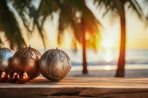 palm bomen versierd met Kerstmis decoraties Aan een strand achtergrond met leeg ruimte voor tekst foto