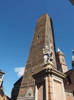 San Petronio-standbeeld in Bologna foto