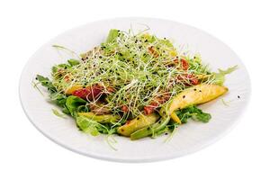 salade van gegrild groenten - courgette, groen bonen, ui en peper foto