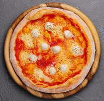 margherita pizza met Mozzarella en tomaat saus foto