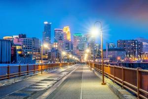 minneapolis skyline van het centrum in minnesota, Verenigde Staten foto